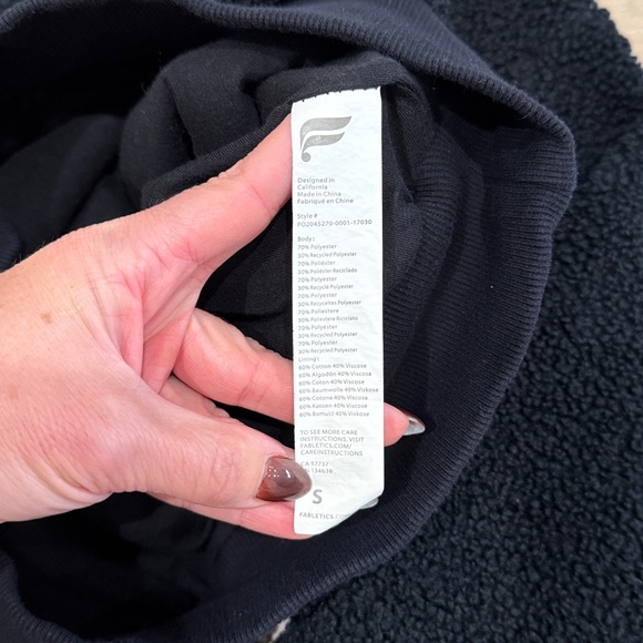 FABLETICS Black Malia Polar Fleece Pullover Long Sleeve Sweatshirt Size Small - Picture 5 of 6